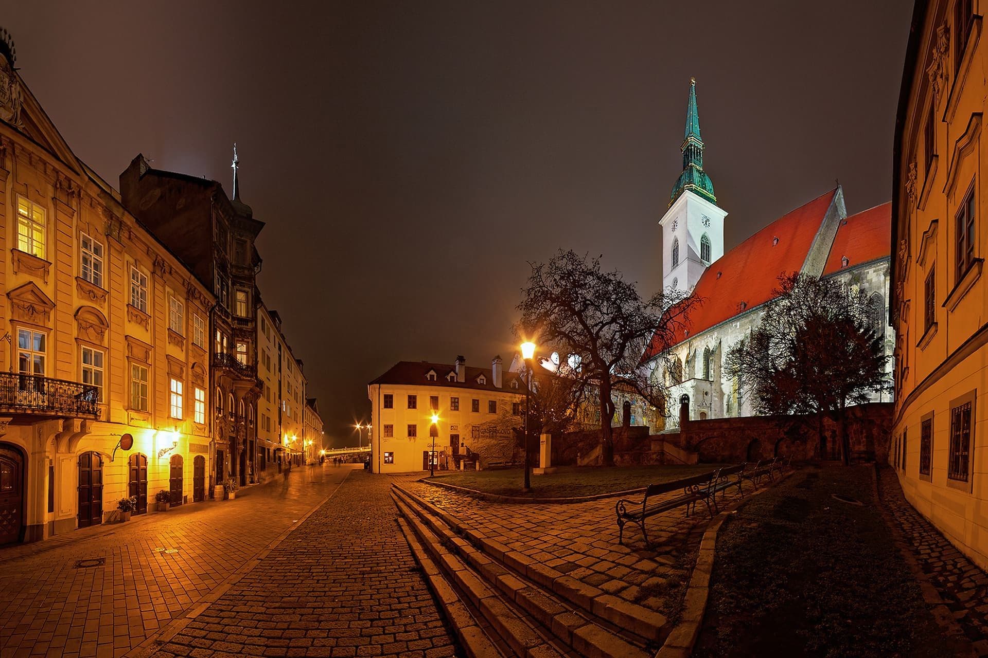 FARNOSŤ SV. MARTINA V BRATISLAVE